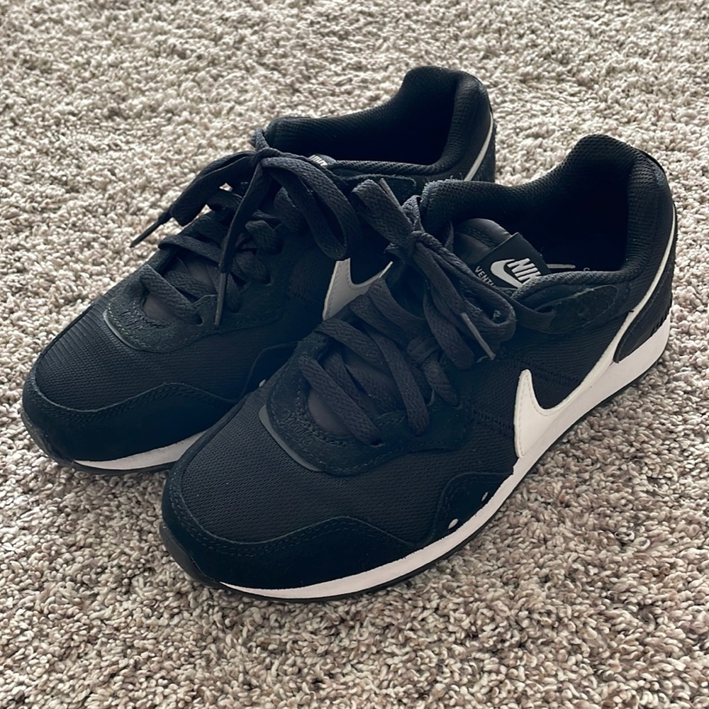 Nike Women's Tennis Shoes, Size 6